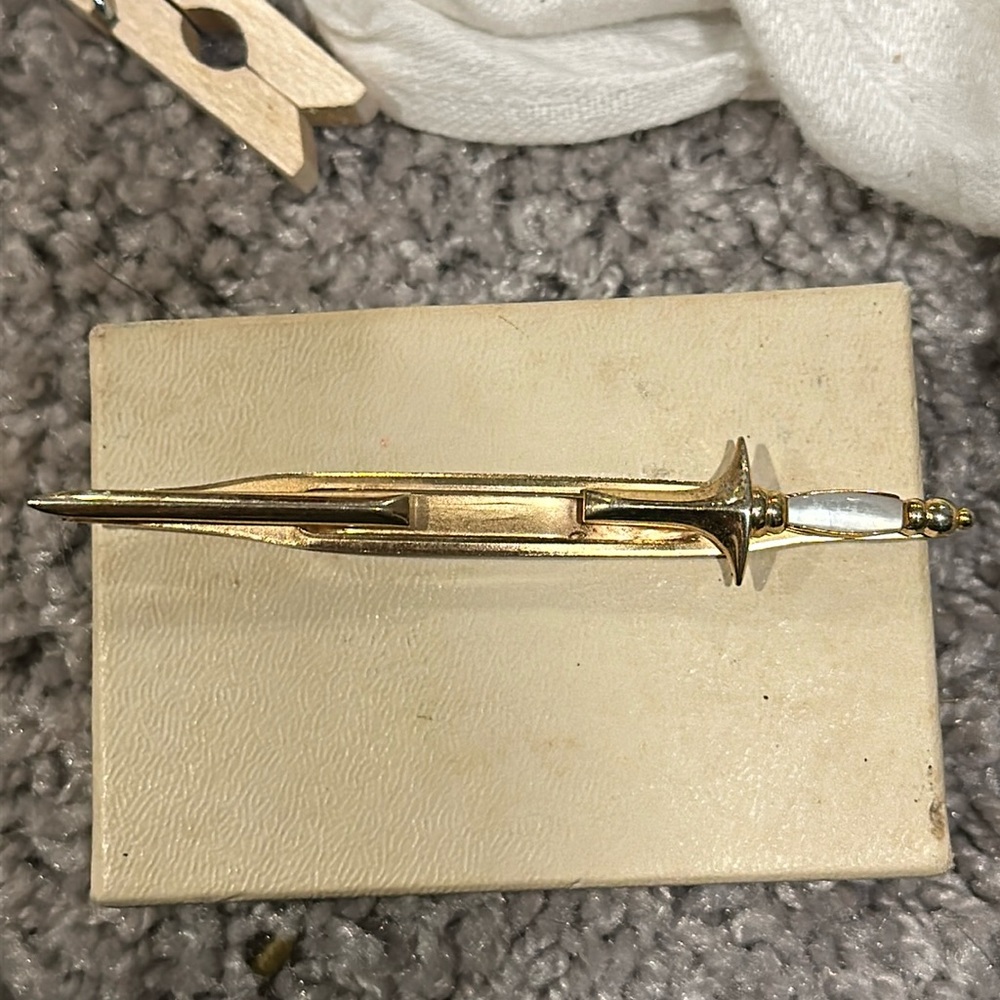 SWANK tie clip sword